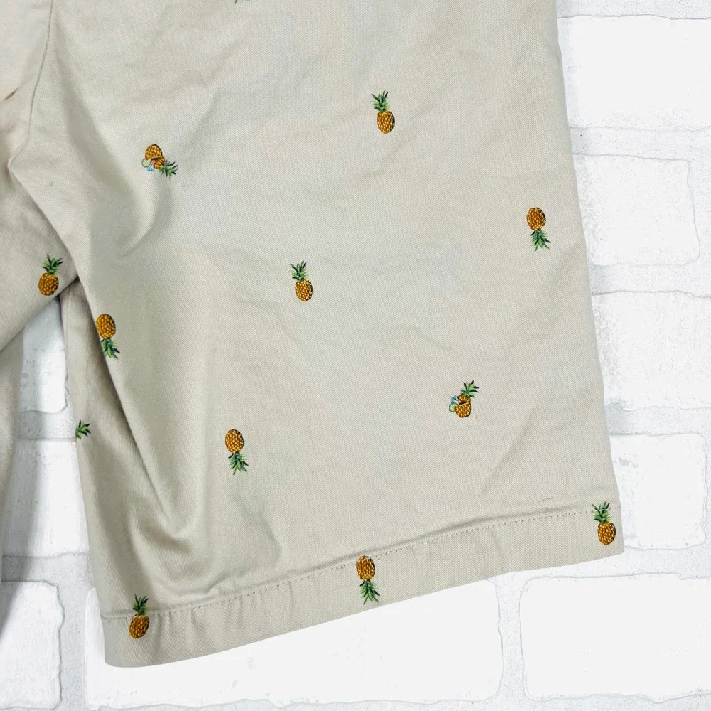 Old Navy‎ Mens Ultimate Slim Built-in Flex Pineapple Print Shorts, Size 30